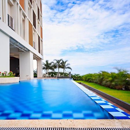 Eon Centennial Soho Hotel Cebu Buitenkant foto
